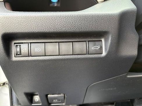 Used 2020 Toyota RAV4 Limited w/ Carpet Mat Package AWD/4WD image 10