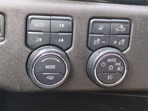 Used 2024 Chevrolet Silverado 3500 High Country w/ Technology Package image 19