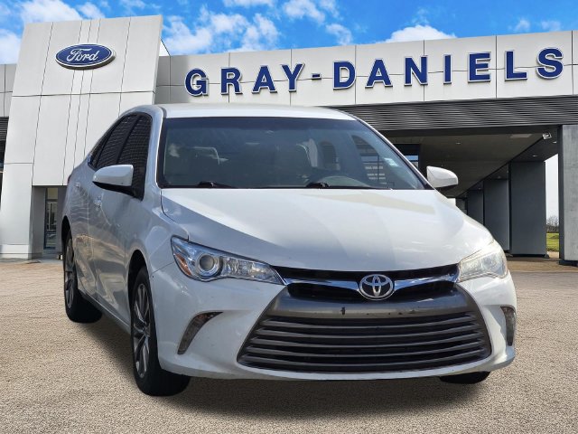 Used 2016 Toyota Camry XLE FWD image 1