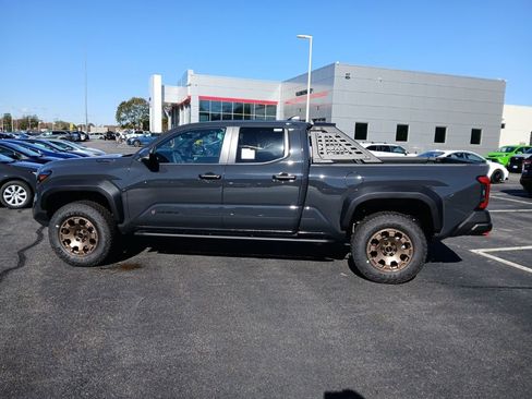 New 2025 Toyota Tacoma Trailhunter image 4