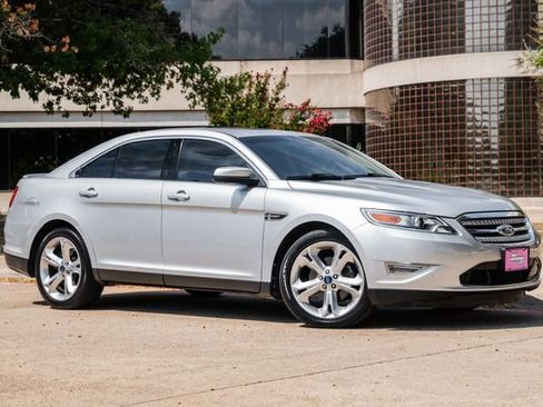 Used 2010 Ford Taurus SHO image 32