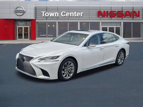 Used 2018 Lexus LS 500 w/ Accessory Package (Z2) RWD image 3