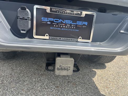 Used 2022 Jeep Gladiator Overland AWD/4WD image 35