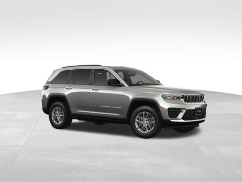 New 2025 Jeep Grand Cherokee 4WD image 8