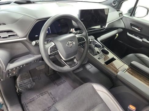 Certified 2025 Toyota Sienna Platinum AWD/4WD image 25