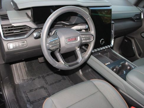 Used 2026 GMC Acadia AT4 AWD/4WD image 4