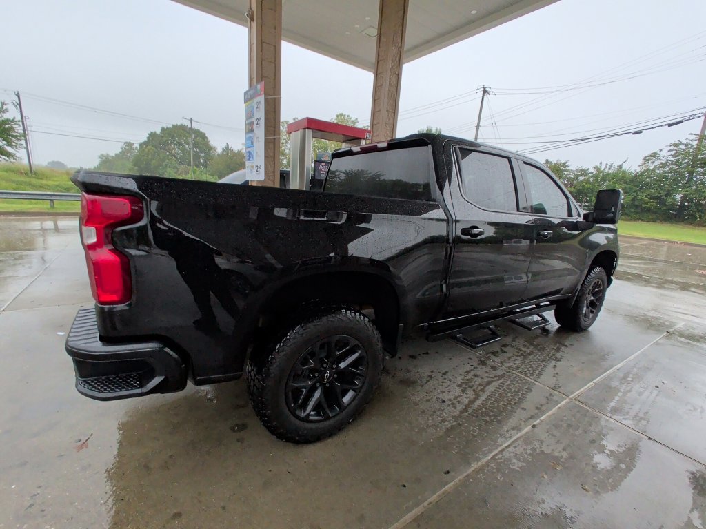 Used 2022 Chevrolet Silverado 1500 RST w/ LPO, Blackout Package AWD/4WD image 3