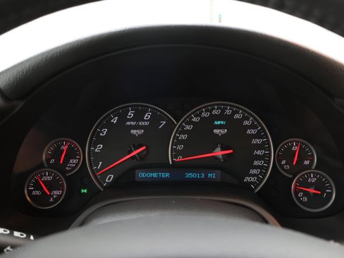 Used 2013 Chevrolet Corvette 427 w/ 1SB Preferred Equipment Group RWD image 9