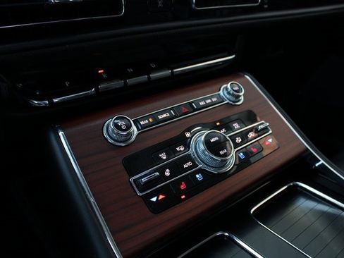 Used 2022 Lincoln Aviator Reserve w/ Equipment Group 201A image 7