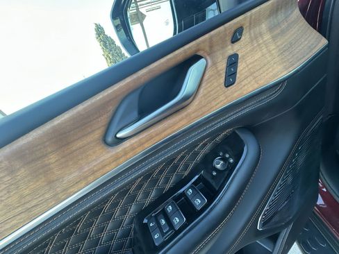 Used 2024 Jeep Grand Cherokee L Summit image 24