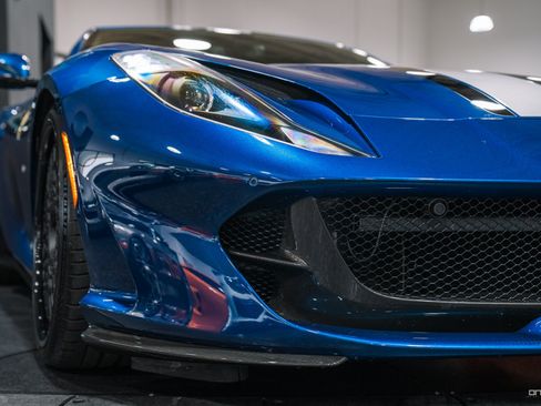 Used 2018 Ferrari 812 Superfast RWD image 10