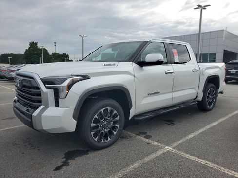 New 2026 Toyota Tundra Limited AWD/4WD image 3