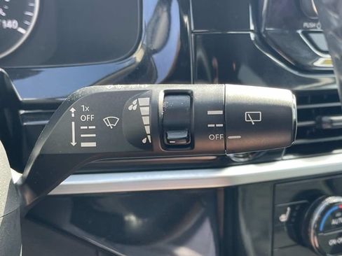 Certified 2024 Nissan Pathfinder SV FWD image 39