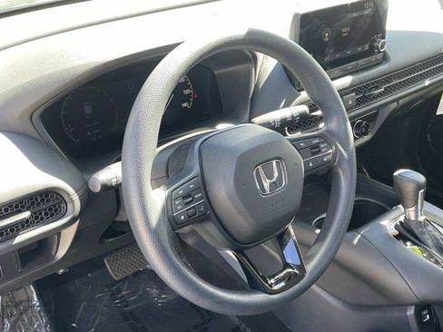 Certified 2023 Honda HR-V LX image 3