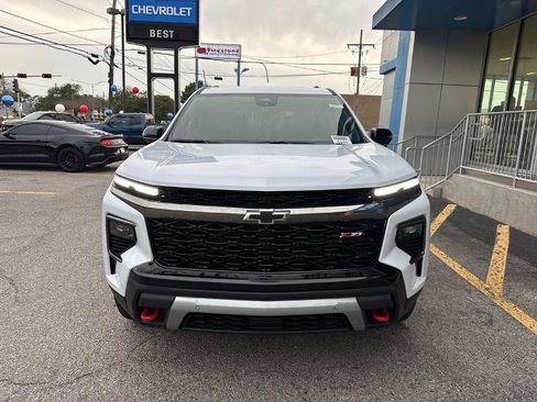 New 2026 Chevrolet Traverse Z71 w/ Enhanced Driving Package AWD/4WD image 2