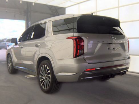 Used 2025 Hyundai Palisade Calligraphy AWD/4WD image 3