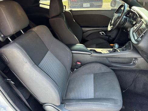 Used 2022 Dodge Challenger R/T image 22