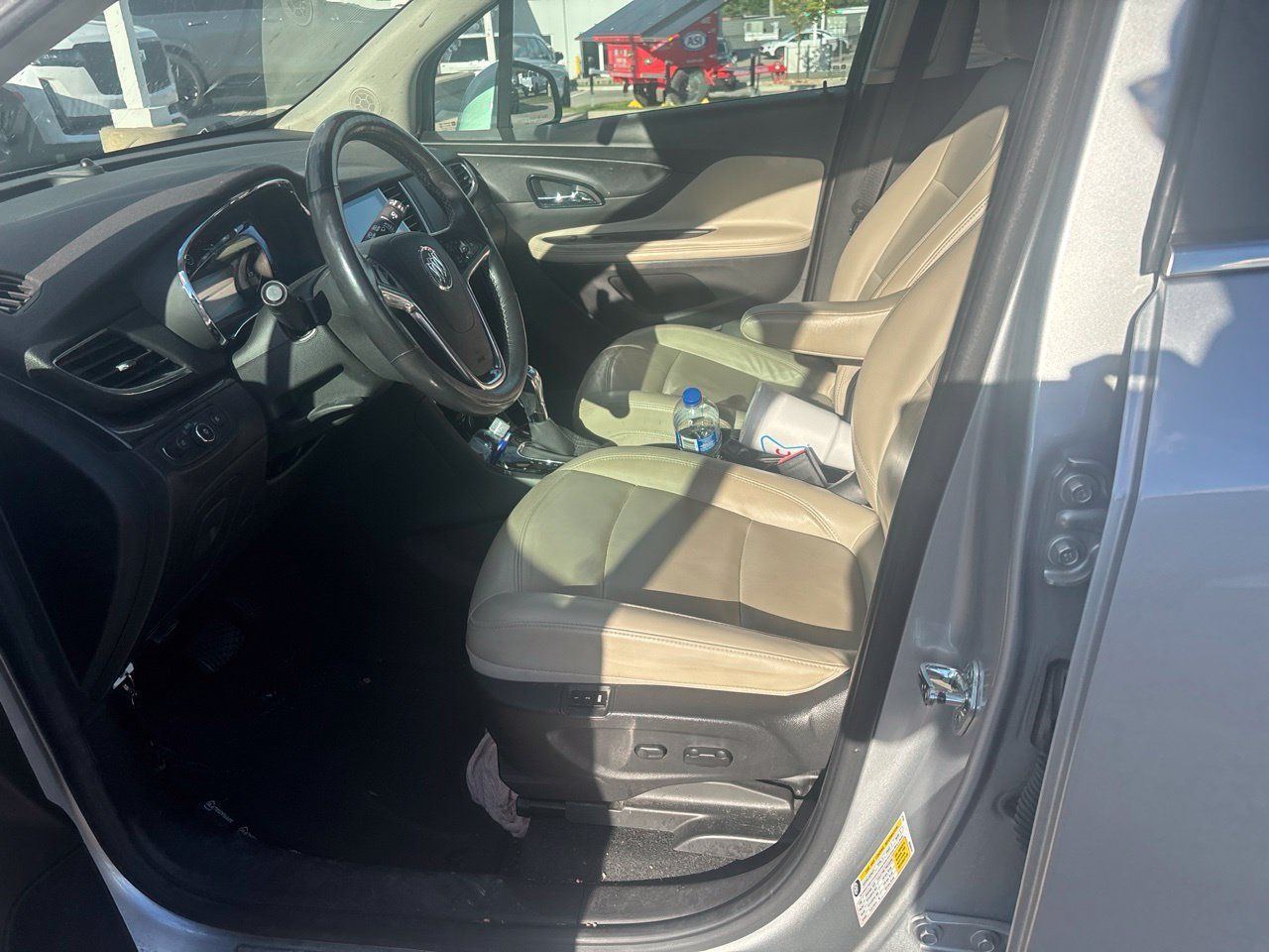 Used 2019 Buick Encore Essence w/ Safety Package II FWD image 3