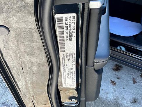 New 2025 Jeep Grand Cherokee Limited image 36