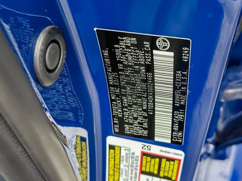 Used 2025 Toyota Camry SE w/ Multimedia Upgrade Package image 28