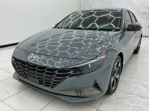 Used 2022 Hyundai Elantra SEL w/ Convenience + Premium Package FWD image 1