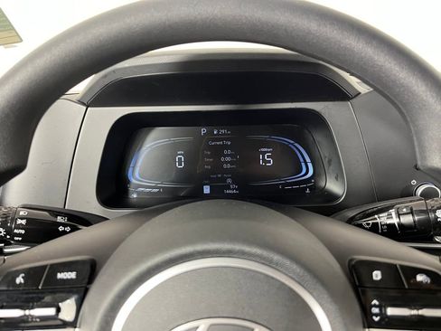 Used 2024 Hyundai Elantra SE image 19