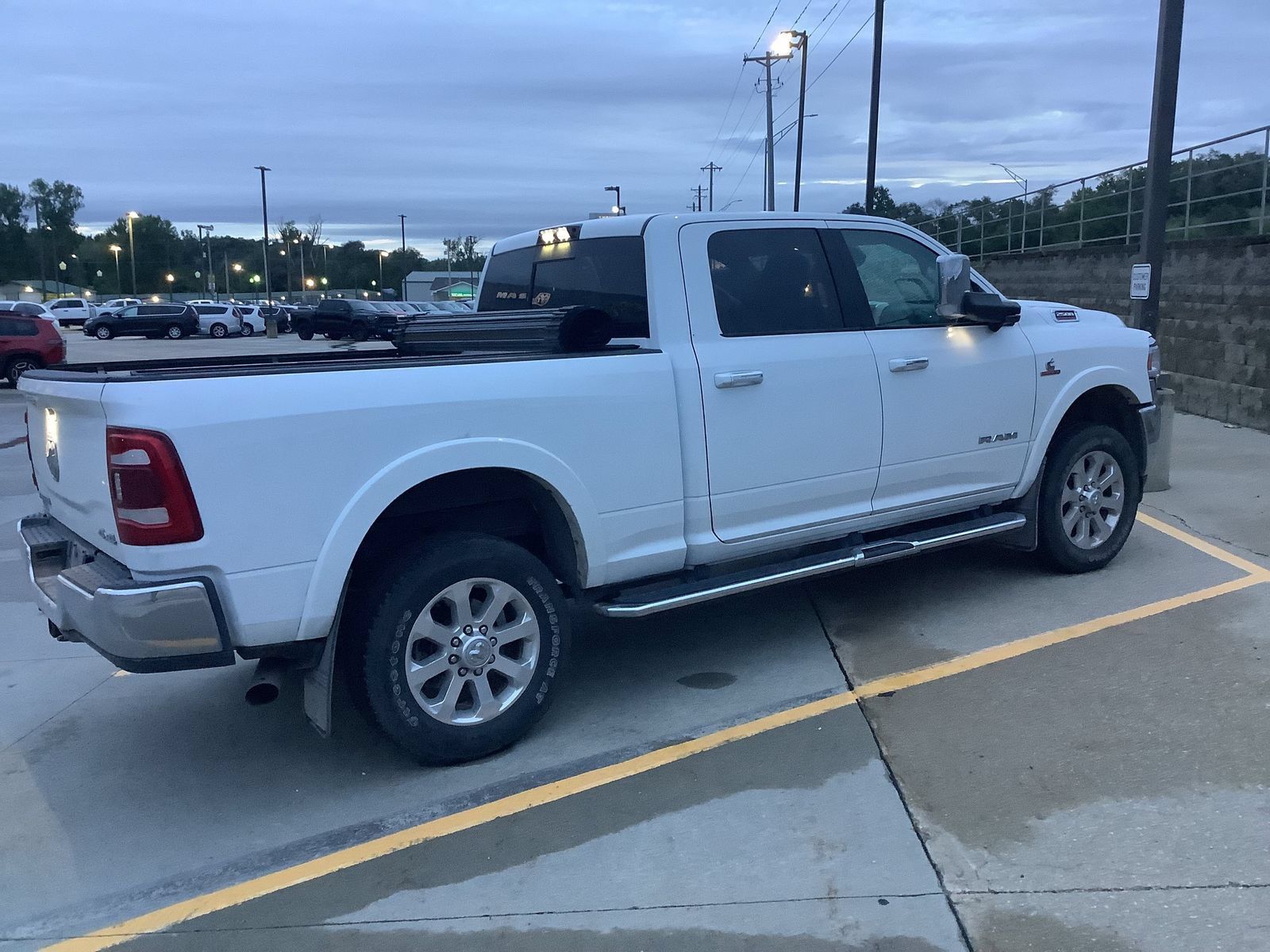 Used 2022 RAM 2500 Laramie AWD/4WD image 1