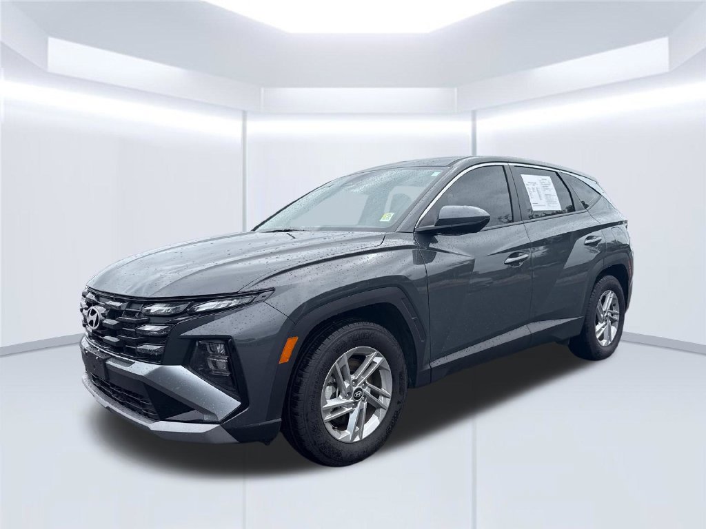 Used 2026 Hyundai Tucson SE FWD image 3