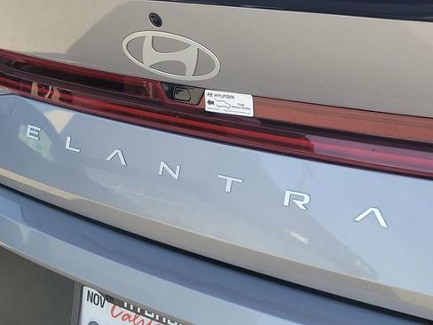 Certified 2025 Hyundai Elantra SEL FWD image 21