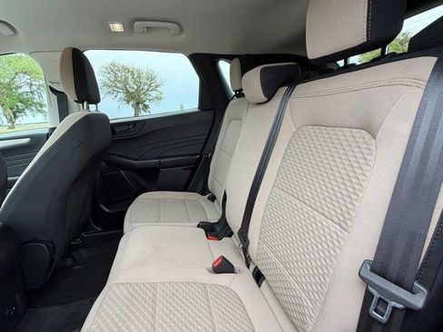 Used 2022 Ford Escape SE image 12