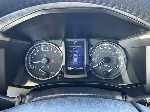 Used 2022 Toyota Tacoma TRD Off-Road image 19