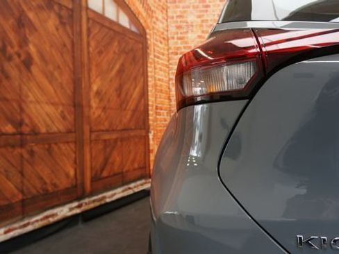 Used 2023 Nissan Kicks SV image 77