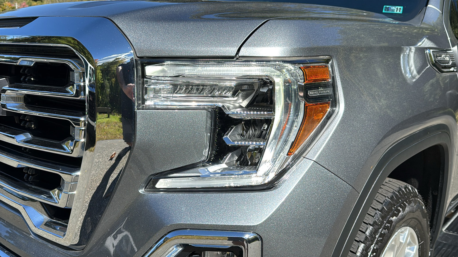 Used 2021 GMC Sierra 1500 SLT w/ SLT Premium Package AWD/4WD image 9