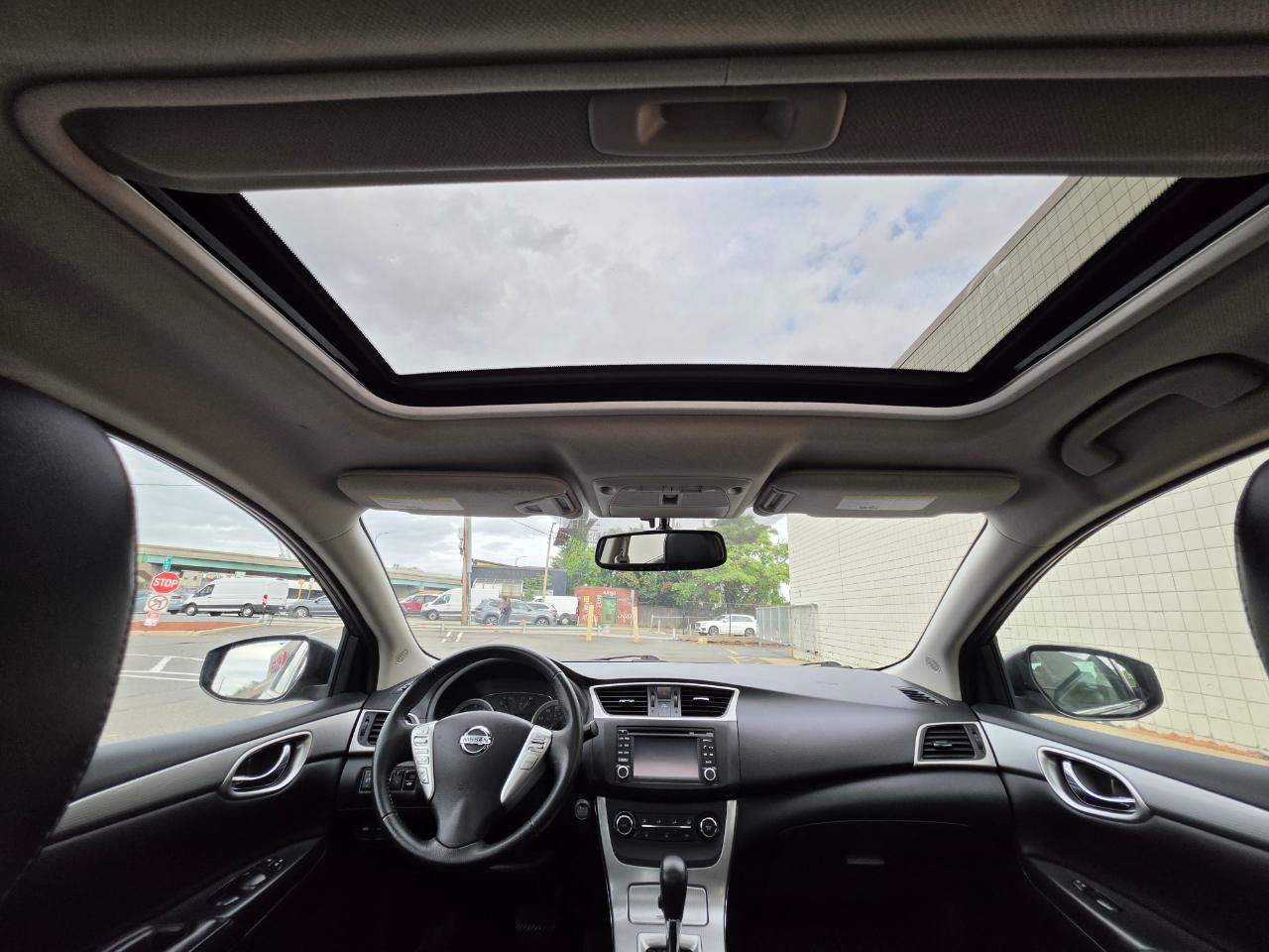 Used 2015 Nissan Sentra SR w/ SR Premium Package FWD image 15