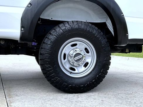 Used 2025 Ford F250 XL w/ XL Chrome Package AWD/4WD image 19