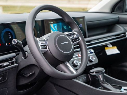 New 2026 Hyundai Tucson SE image 21