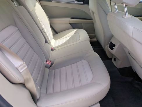 Used 2020 Ford Fusion SE FWD image 27