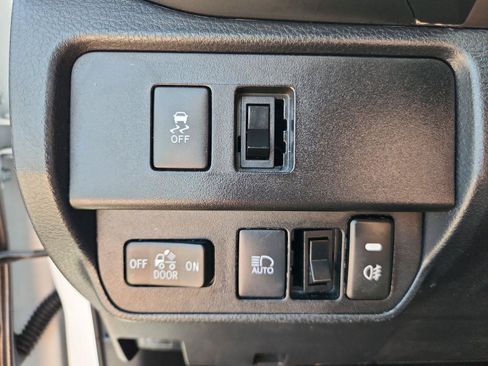 Used 2023 Toyota Tacoma SR AWD/4WD image 18