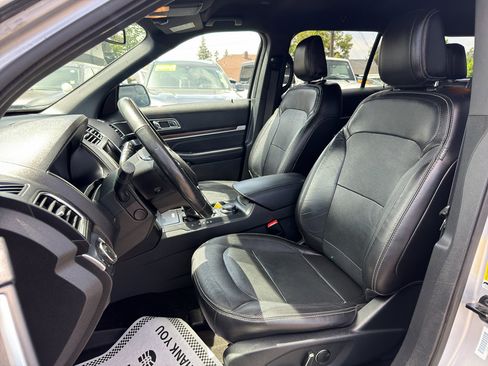 Used 2018 Ford Explorer Limited AWD/4WD image 14