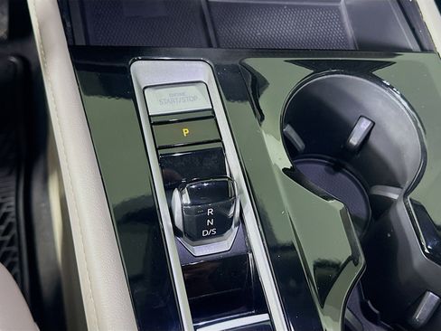 Used 2024 Volkswagen Atlas SE w/ Panoramic Sunroof Package image 24