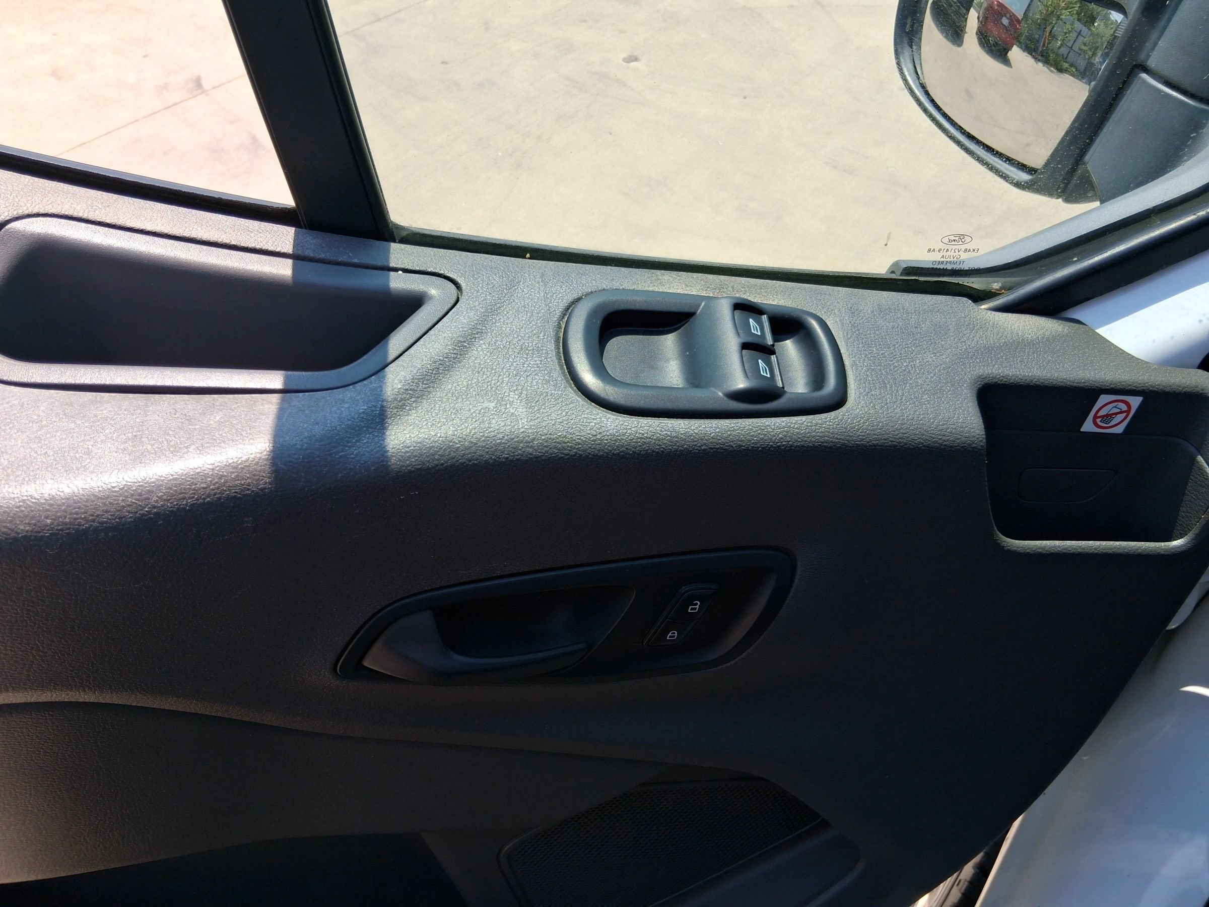 Used 2020 Ford Transit 150 XL RWD image 22