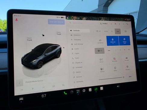 Used 2025 Tesla Model Y Long Range RWD image 41