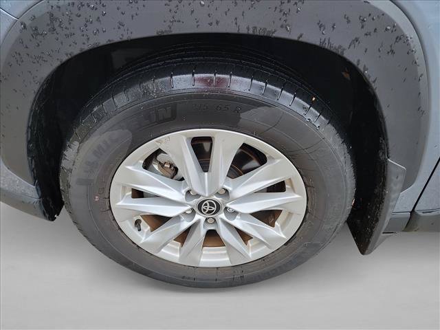 Used 2024 Toyota Corolla Cross LE FWD image 9