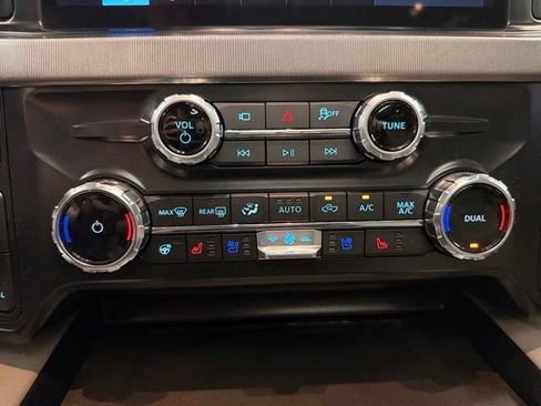 Used 2026 Ford F350 Platinum w/ Platinum Plus Package AWD/4WD image 16