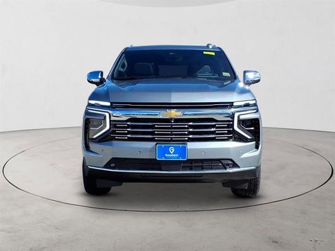 New 2026 Chevrolet Suburban Premier image 2