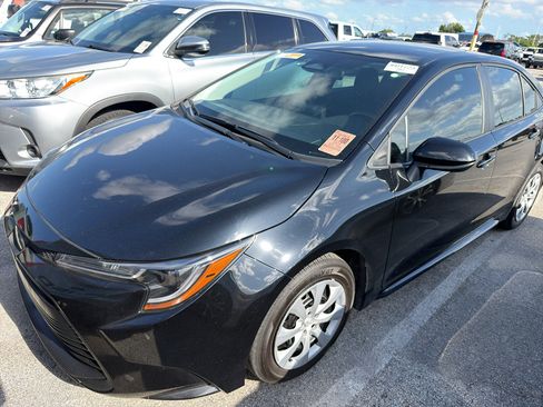 Used 2024 Toyota Corolla LE FWD image 2