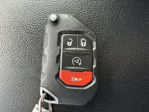 Used 2021 Jeep Gladiator Mojave image 34