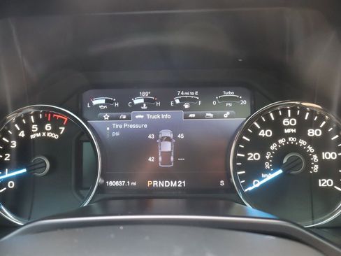 Used 2015 Ford F150 Platinum w/ Equipment Group 701A Luxury image 33