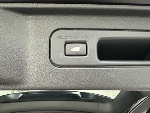 Used 2023 Honda Pilot EX-L image 9