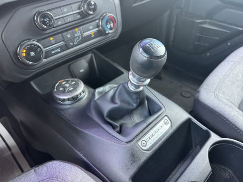 Used 2022 Ford Bronco 2-Door w/ Sasquatch Package AWD/4WD image 31